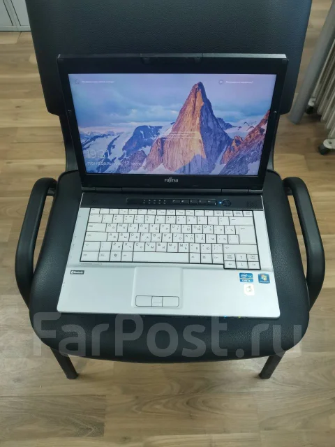 Fujitsu LifeBook. 14", 2,5����, ��� 4 ��, ���� 250���, WiFi: 1, Bluetooth: 1, ����������� �� 5��. ����