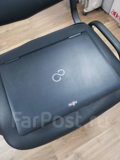 Fujitsu LifeBook. 14", 2,5����, ��� 4 ��, ���� 250���, WiFi: 1, Bluetooth: 1, ����������� �� 5��. ����