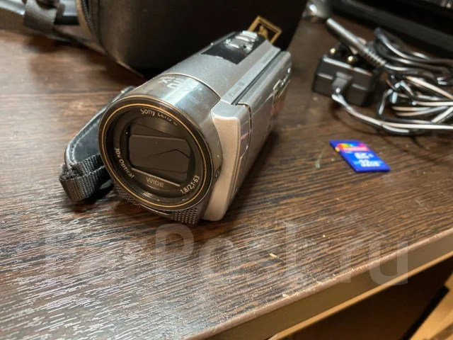 Sony HDR-CX130E. 4 - 4.9 ��, � ���������� ����