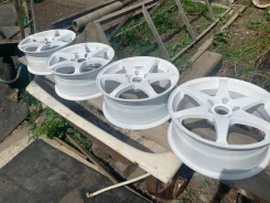 Hokuto Racing. 7.0x17", 5x114.3, ET40 ����