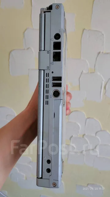 Fujitsu. 10", 800����, ��� 256 �� � ������, ���� 20���, WiFi: 1, ����������� �� 1��. ����