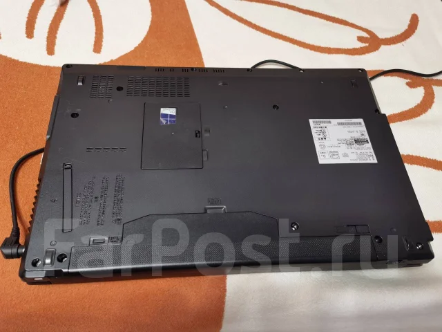 Fujitsu LifeBook. 15.6", 2,4����, ��� 8 ��, ���� 320���, WiFi: 1, Bluetooth: 1, ����������� �� 1��. ����