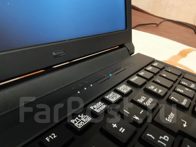 Fujitsu LifeBook. 15.6", 2,4����, ��� 8 ��, ���� 320���, WiFi: 1, Bluetooth: 1, ����������� �� 1��. ����