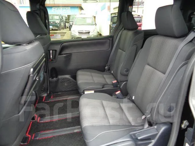 Toyota Voxy. ��������, 4wd, ������. ��� ����� �� ������������ ����