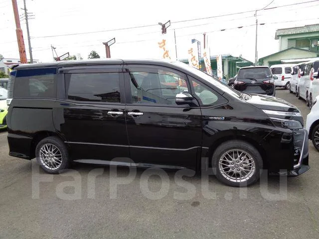 Toyota Voxy. ��������, 4wd, ������. ��� ����� �� ������������ ����