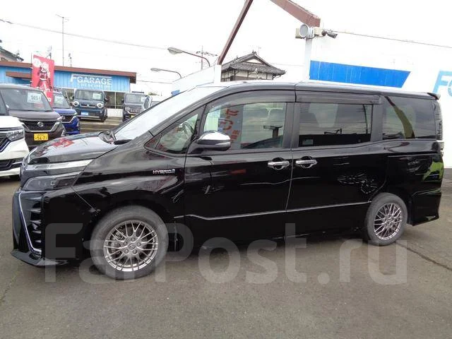 Toyota Voxy. ��������, 4wd, ������. ��� ����� �� ������������ ����
