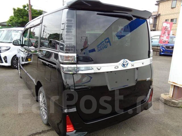 Toyota Voxy. ��������, 4wd, ������. ��� ����� �� ������������ ����
