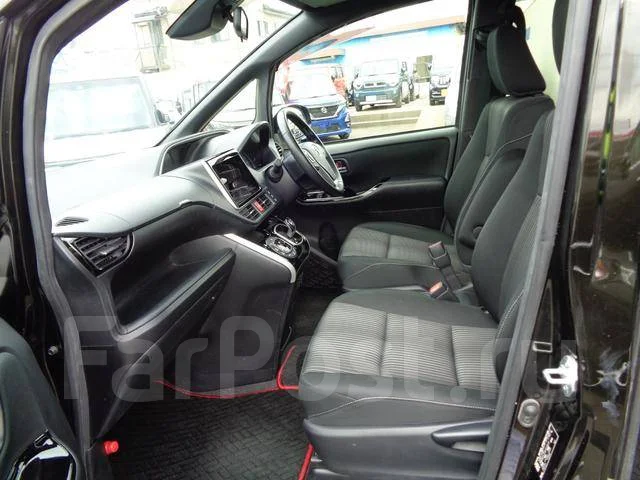 Toyota Voxy. ��������, 4wd, ������. ��� ����� �� ������������ ����