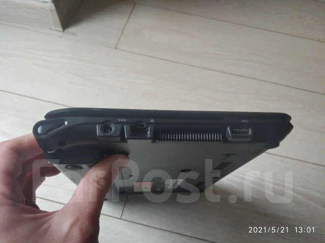 Samsung NC110. 10.1", 1,7����, ��� 2048 ��, ���� 500���, WiFi: 1, Bluetooth: 1, ����������� �� 4��. ����