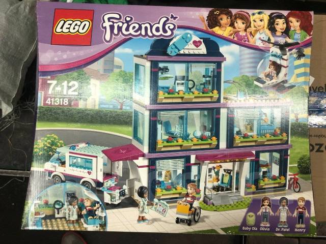 Lego friends hot sale 41318 hospital