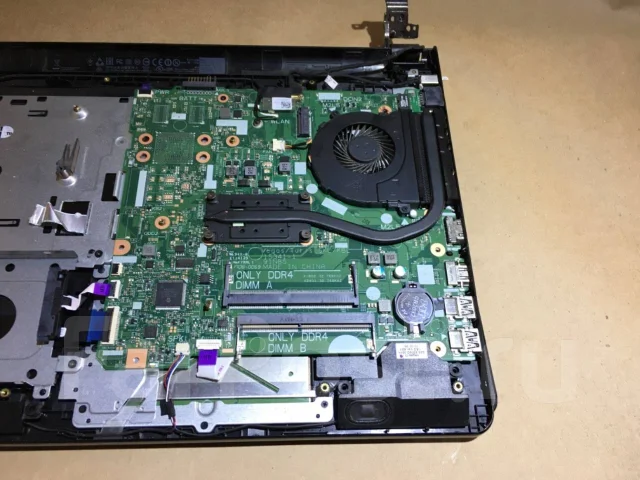 Dell Vostro. 15.6", 2,3���� ����