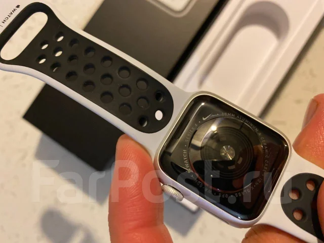 Apple Watch Series 4. GPS, NFC, IP67, IP68 ����