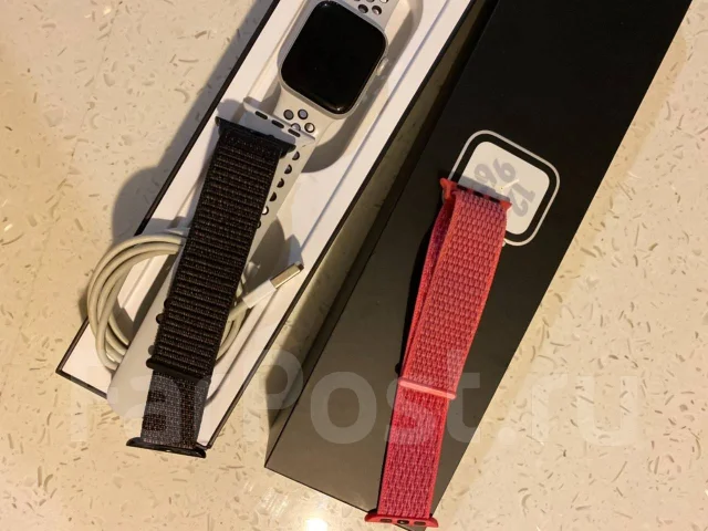 Apple Watch Series 4. GPS, NFC, IP67, IP68 ����