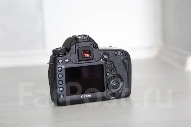 Canon EOS 5D Mark IV ����
