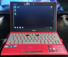 Asus Eee PC 1025CE. 14", 1,9����, ��� 2048 ��, ���� 400���, WiFi, Bluetooth ����