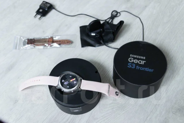 Samsung Gear S3 Classic. GPS, IP68 ����