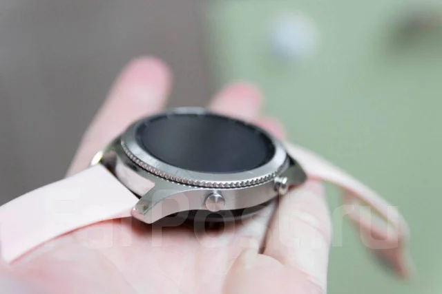 Samsung Gear S3 Classic. GPS, IP68 ����