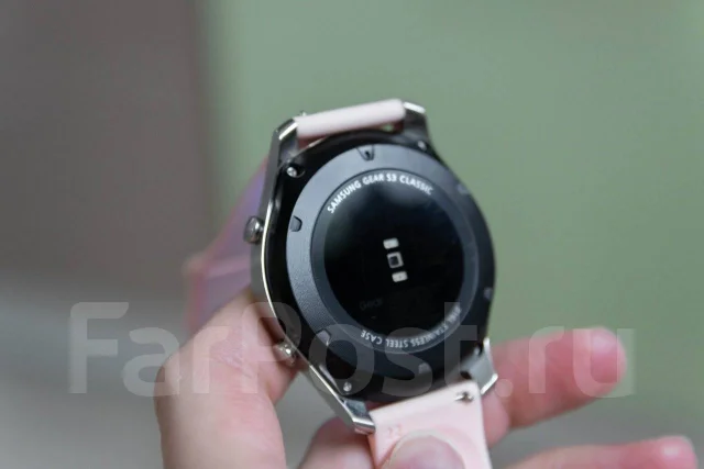 Samsung Gear S3 Classic. GPS, IP68 ����