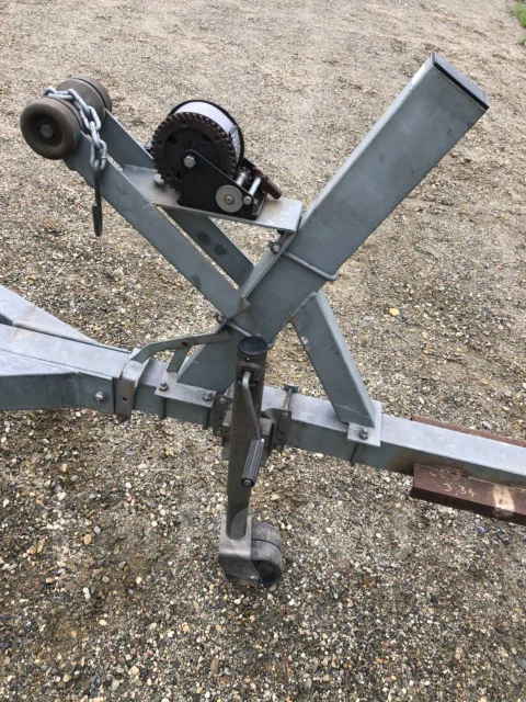 SB Trailer. �/�: 2 600���., �����: 3 220���. ����
