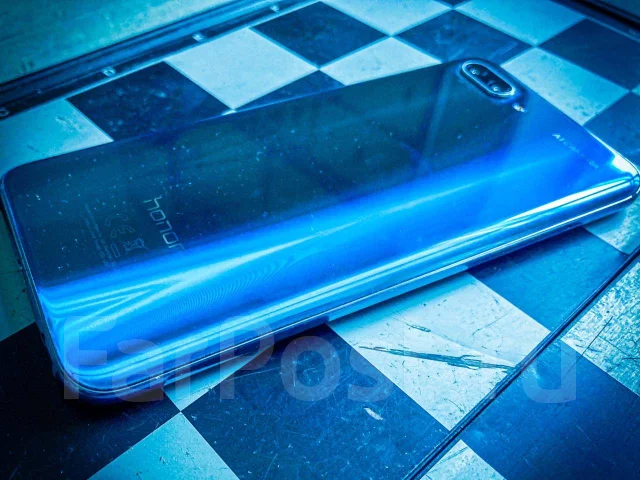 Honor 10. �/�, �����, 3G, 4G LTE, Dual-SIM, NFC ����