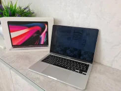 Apple MacBook Pro 13 2020 Late. 13.3", ��� 8 ��, ���� 256���, WiFi: 1, Bluetooth: 1, ����������� �� 24��. ����