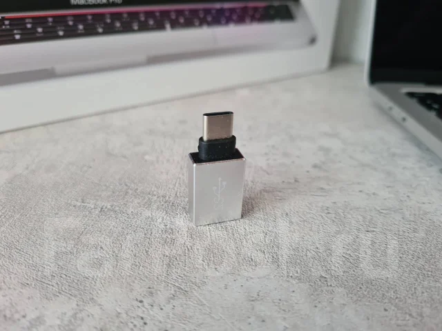 Apple MacBook Pro 13 2020 Late. 13.3", ��� 8 ��, ���� 256���, WiFi: 1, Bluetooth: 1, ����������� �� 24��. ����