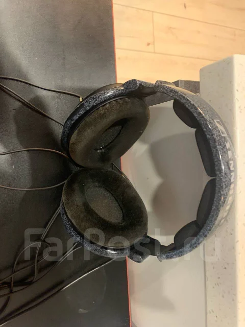 Sennheiser HD 600 ����