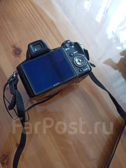 Sony Cyber-shot DSC-H50. ���: 14� � ����� ����