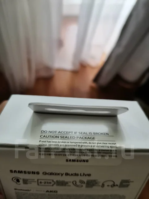 Samsung Galaxy Buds Live ����