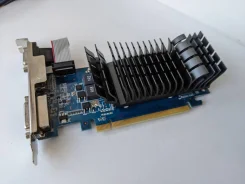 GeForce 210 ����