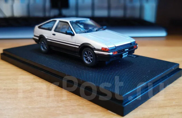 Toyota Sprinter Trueno AE86 1983 – Miniature Ebbro 1/43 – Occasion