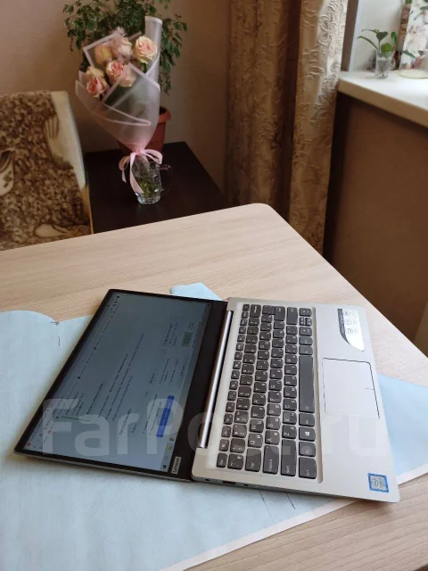 Lenovo IdeaPad 320S-13IKB. 13.3", 2,4����, WiFi: 1, Bluetooth: 1 ����