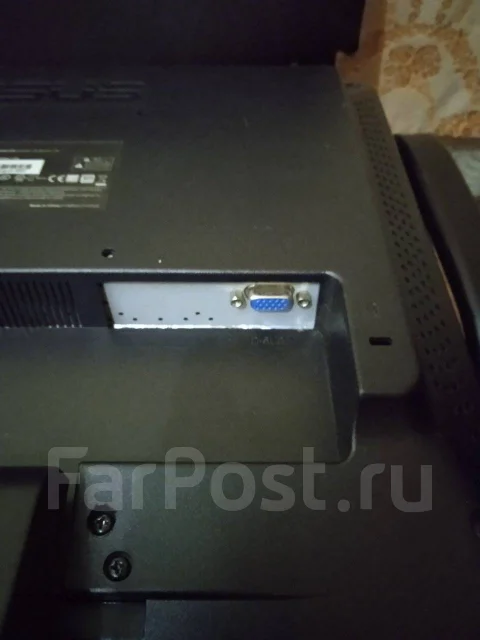 Asus. 17" ����