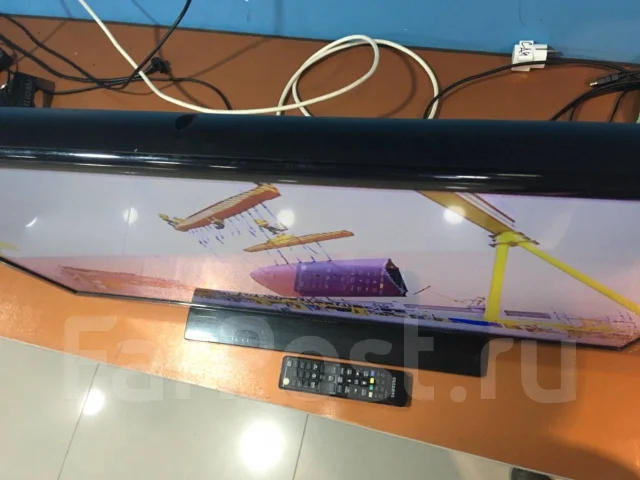 Samsung UE32EH4000. LED ����
