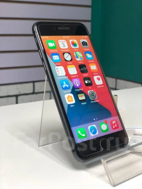 Apple iPhone 8. �/�, ������, 4G LTE, NFC ����