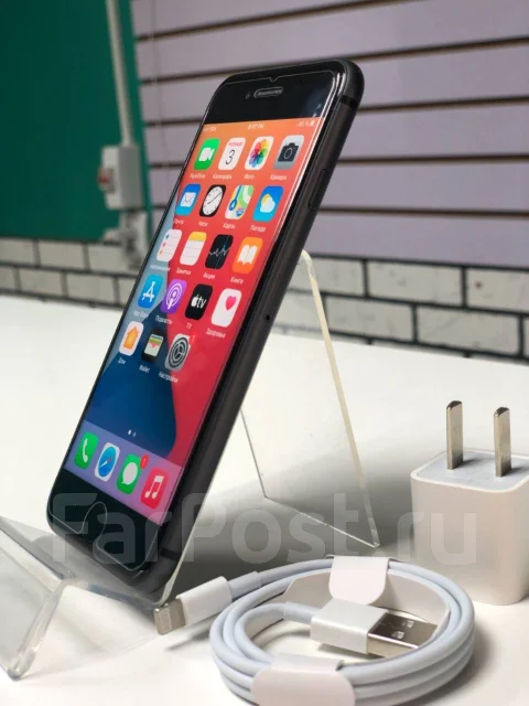 Apple iPhone 8. �/�, ������, 4G LTE, NFC ����
