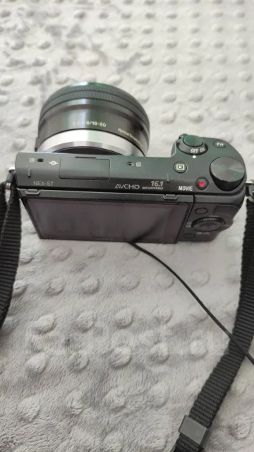 Sony Alpha NEX-5T. 15 - 19.9 �� ����