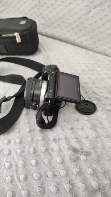 Sony Alpha NEX-5T. 15 - 19.9 �� ����