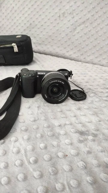Sony Alpha NEX-5T. 15 - 19.9 �� ����
