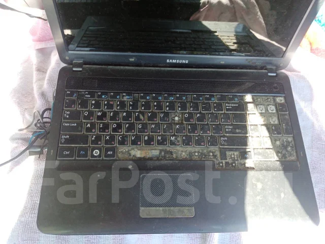 Samsung R525. 15.6", 2,2����, ��� 4 ��, WiFi: 1, Bluetooth: 1 ����