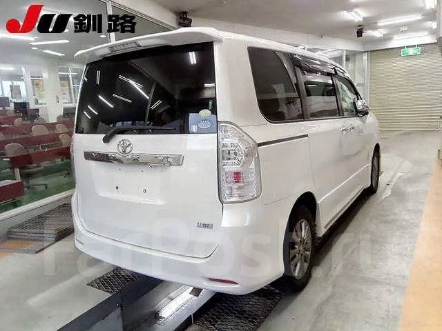 Toyota Voxy. �������, 4wd, 2.0, ������, 50 000����. ��, �/�. ��� ����� �� ������������ ����