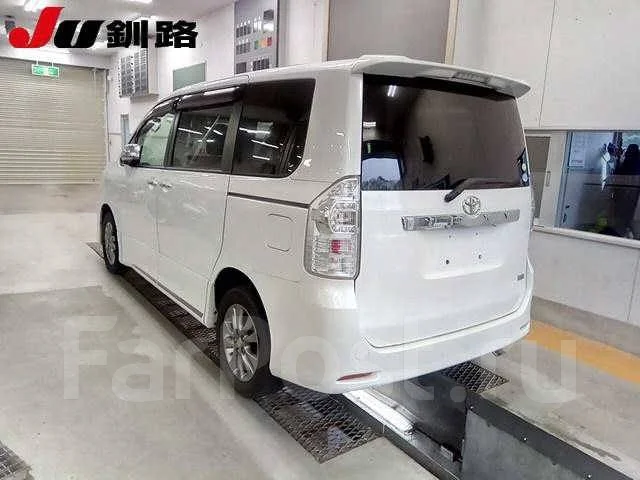 Toyota Voxy. �������, 4wd, 2.0, ������, 50 000����. ��, �/�. ��� ����� �� ������������ ����