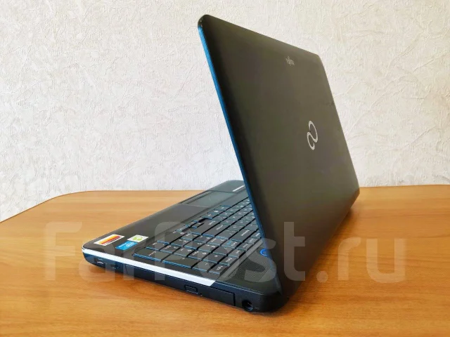 Fujitsu LifeBook A512. 15.6", 2,2����, ��� 4 ��, ���� 500���, WiFi: 1, Bluetooth: 1, ����������� �� 2��. ��� ����� �� ������� ����