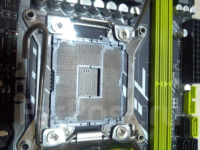 LGA2011 ����
