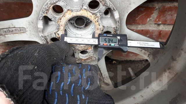 Hot Stuff Cross Speed Premium-R. 6.0x15", 5x100, ET38, �� 53���. ����