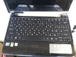 Acer Aspire One. 10.2", 1 500����, ��� 256 �� � ������, ���� 4 500���, WiFi: 1, Bluetooth: 1, ����������� �� 1��. ����