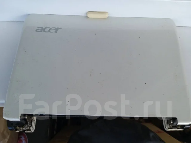 Acer Aspire One. 10.2", 1 500����, ��� 256 �� � ������, ���� 4 500���, WiFi: 1, Bluetooth: 1, ����������� �� 1��. ����