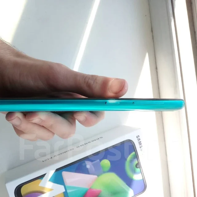 Samsung Galaxy M21. �/�, �����, 3G, 4G LTE, Dual-SIM, NFC ����