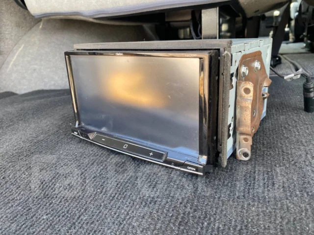 Clarion NX702 ����