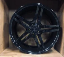 Verde. 8.5/9.5x19", 5x112, ET35/35, �� 66,6���. ����